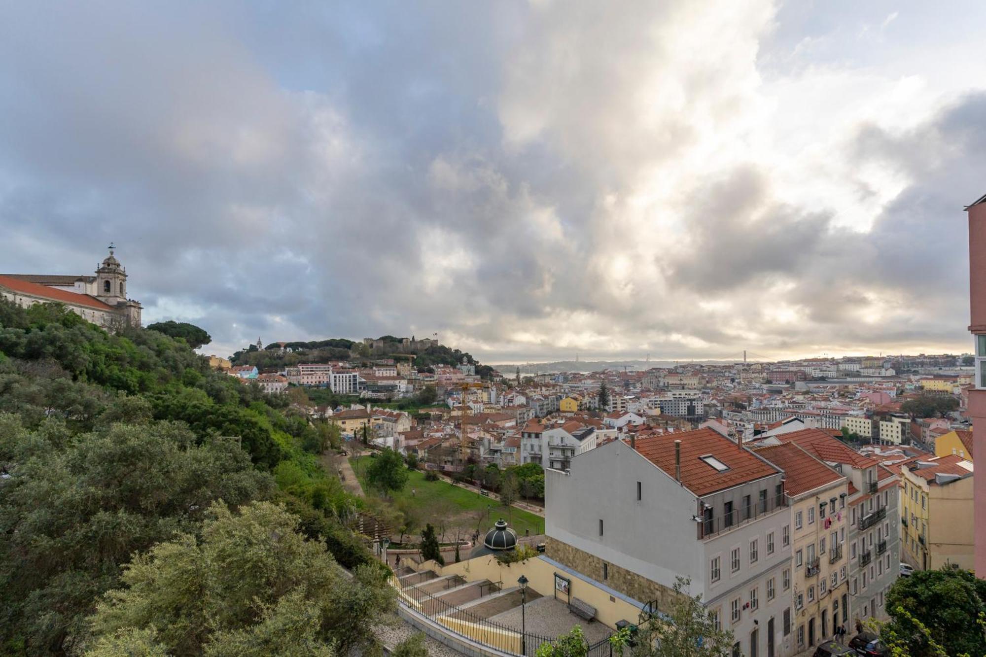 Magnificent Flat With Spectacular Views In Graca Apartment Lisbon Exterior photo
